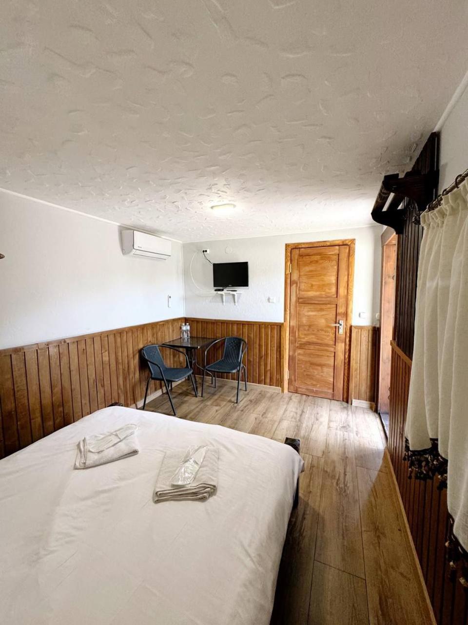 Hotel Orlyne Gnizdo Czernowitz Zimmer foto