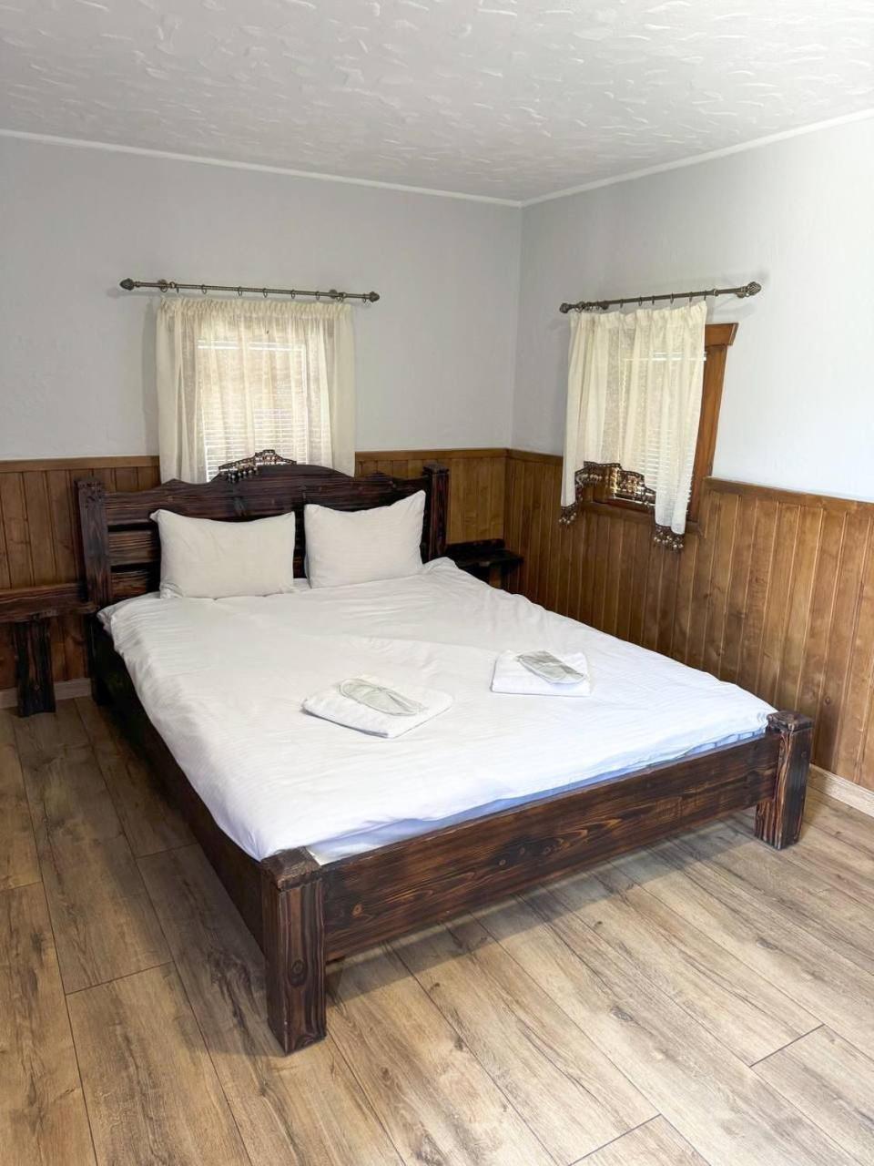 Hotel Orlyne Gnizdo Czernowitz Zimmer foto
